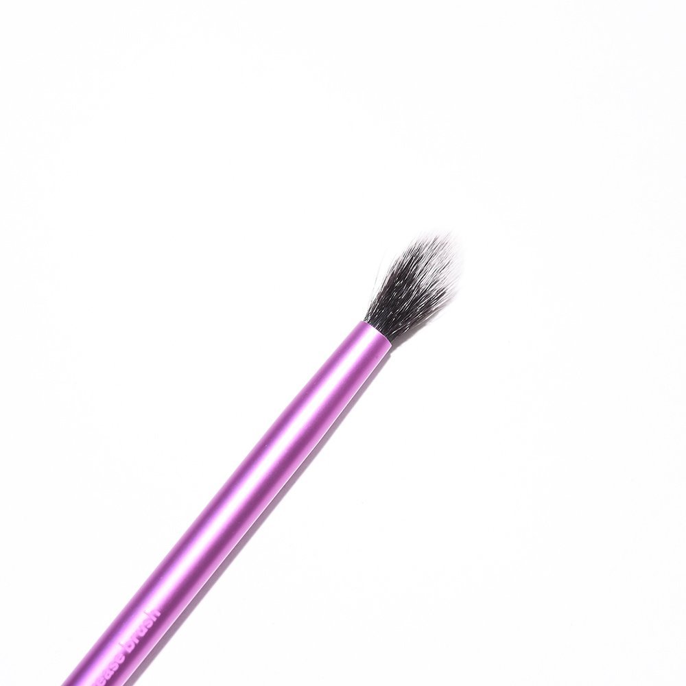 Cọ Nhấn Và Tán Hốc Mắt RT Real Techniques Defining Crease RT304
