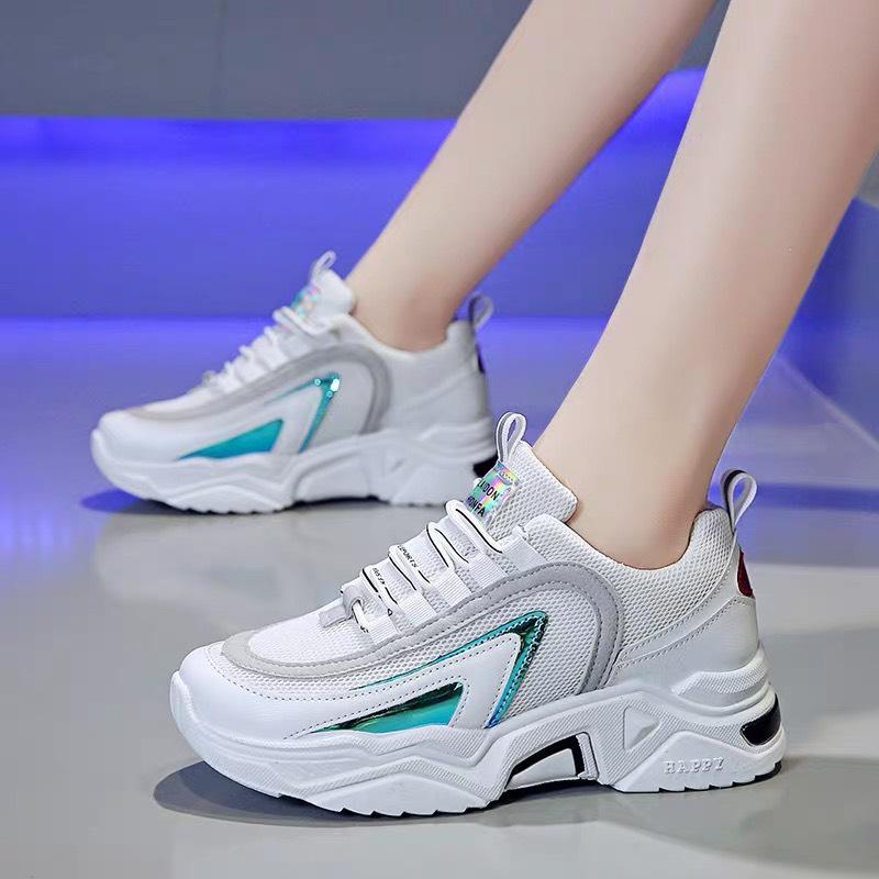 Giày sneaker nữ TK siêu phẩm
