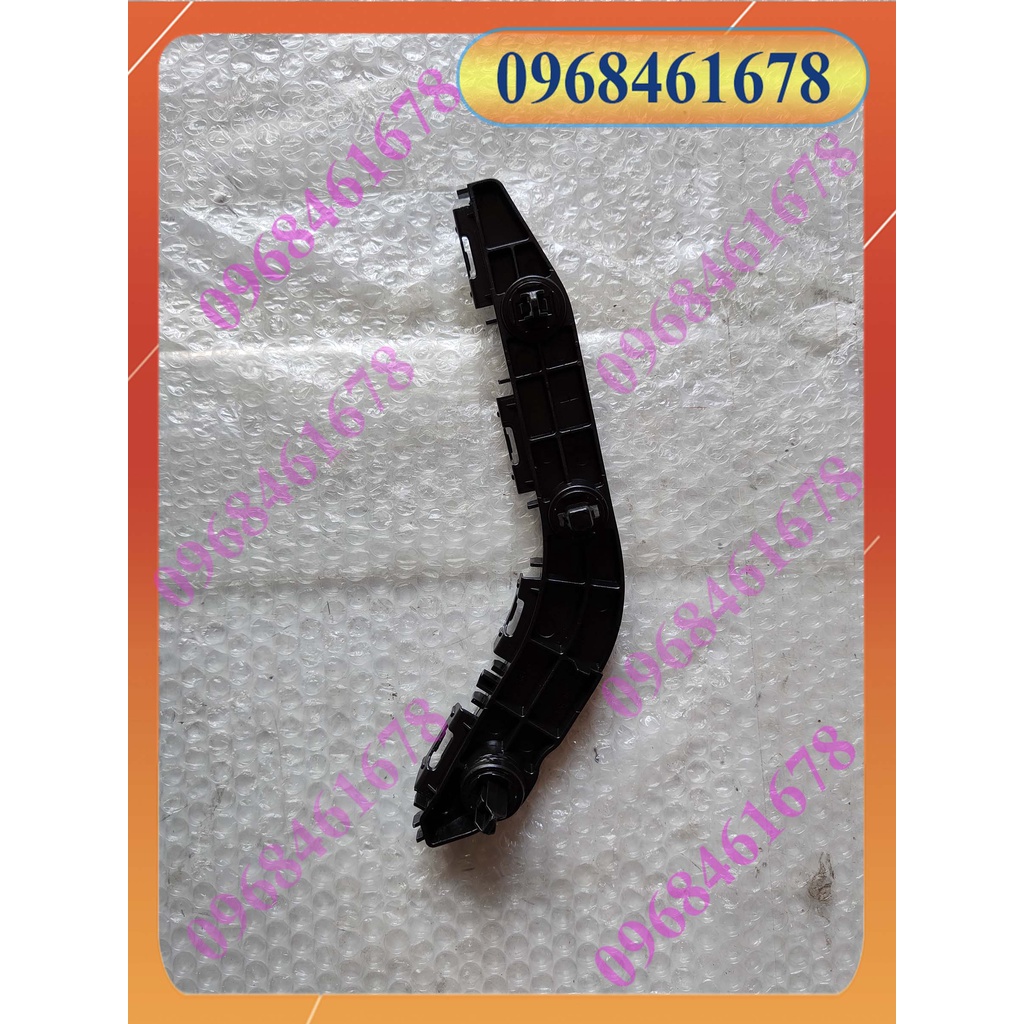 Nẹp cài ba đờ sốc trước Innova 12-15 (Phe cài, nẹp cài cản)