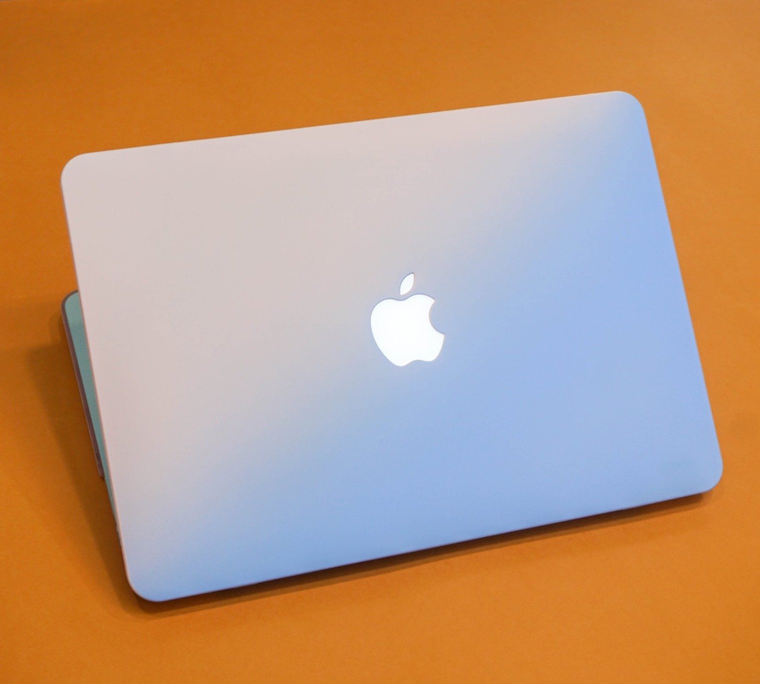 ỐP LƯNG MACBOOK NHỰA PHỦ SILICON