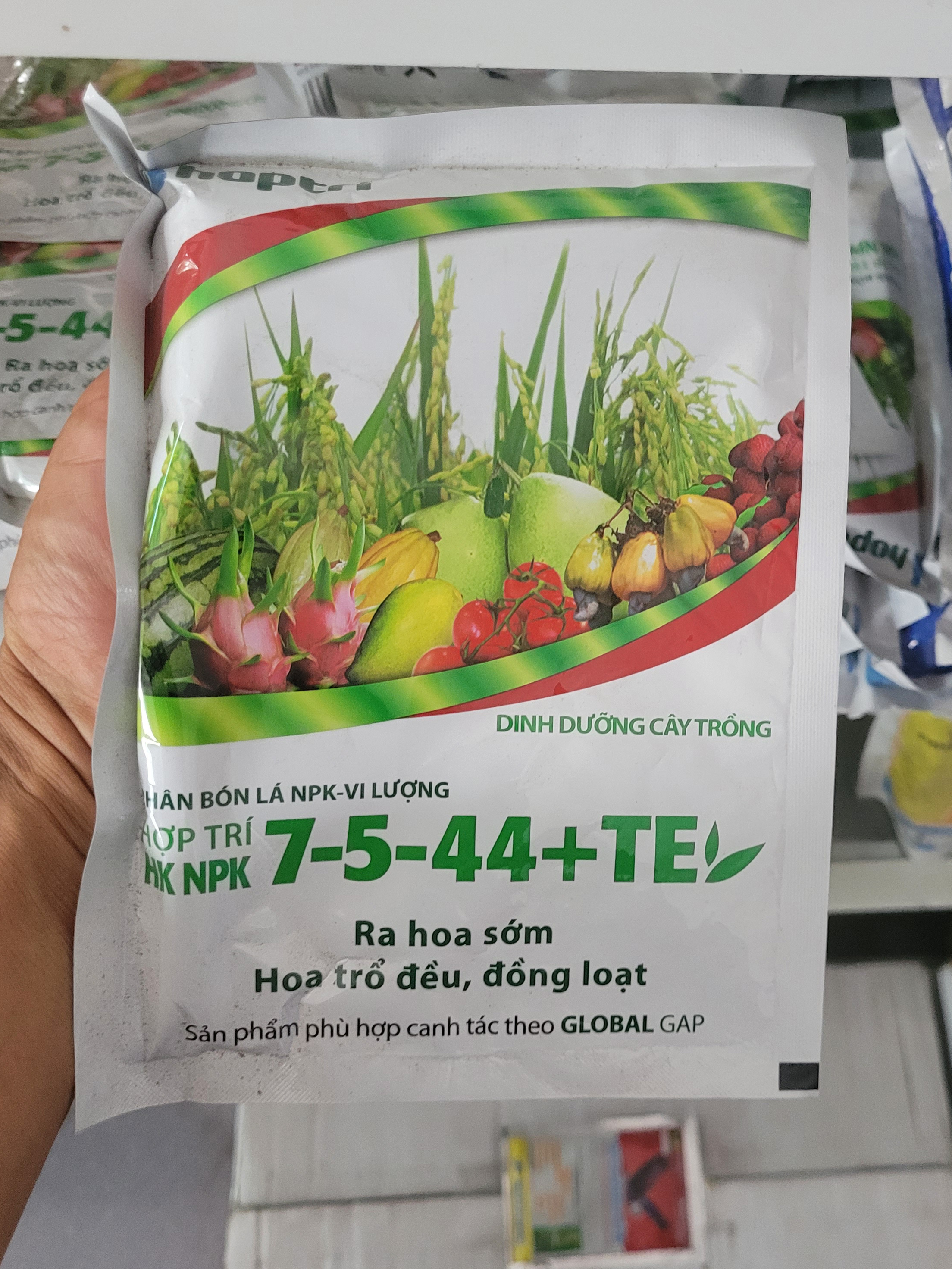 Phân bón NPK HK 7-5-44 + TE Hợp Trí 250gr