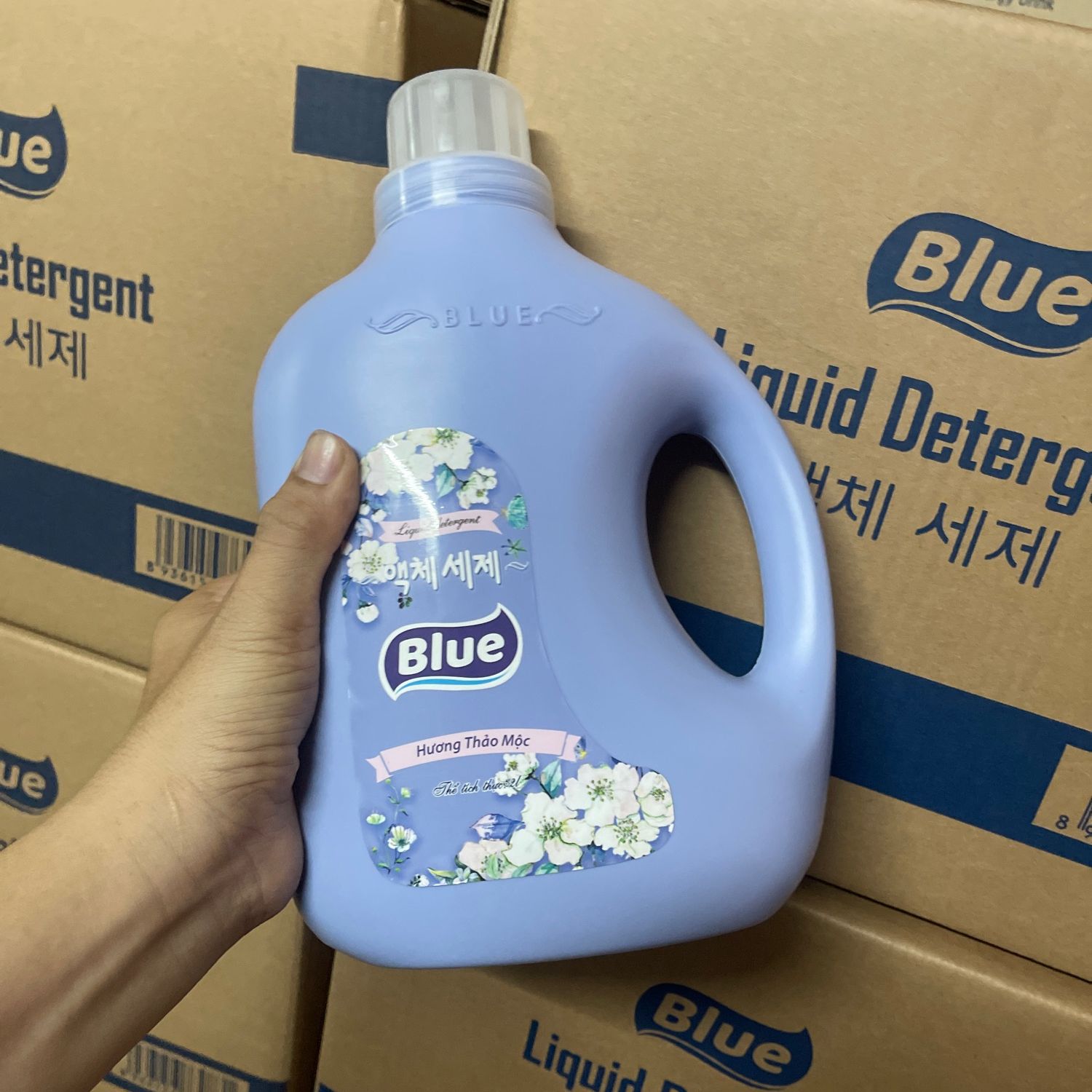 Nước giặt blue Hàn quốc chai 2kg