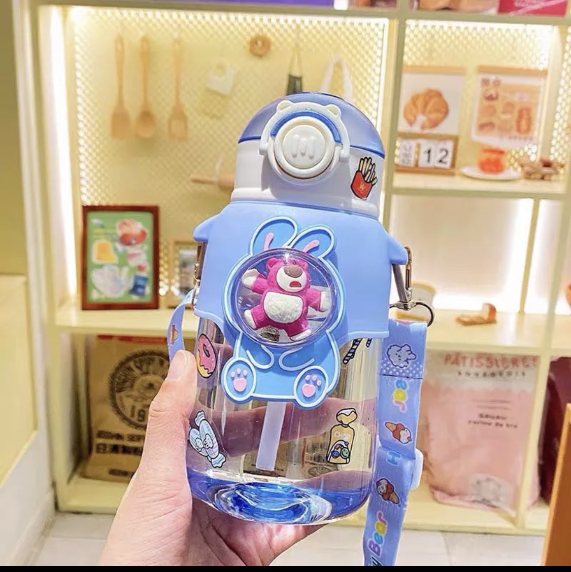 Bình nước Charm gấu dâu LOSTO 600ml trong suốt họa tiết dễ thương cho bé gái đi học