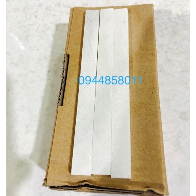 Phấn đá (phấn kỹ thuật): dùng kẻ vẽ, lấy dấu trên sắt, thép.