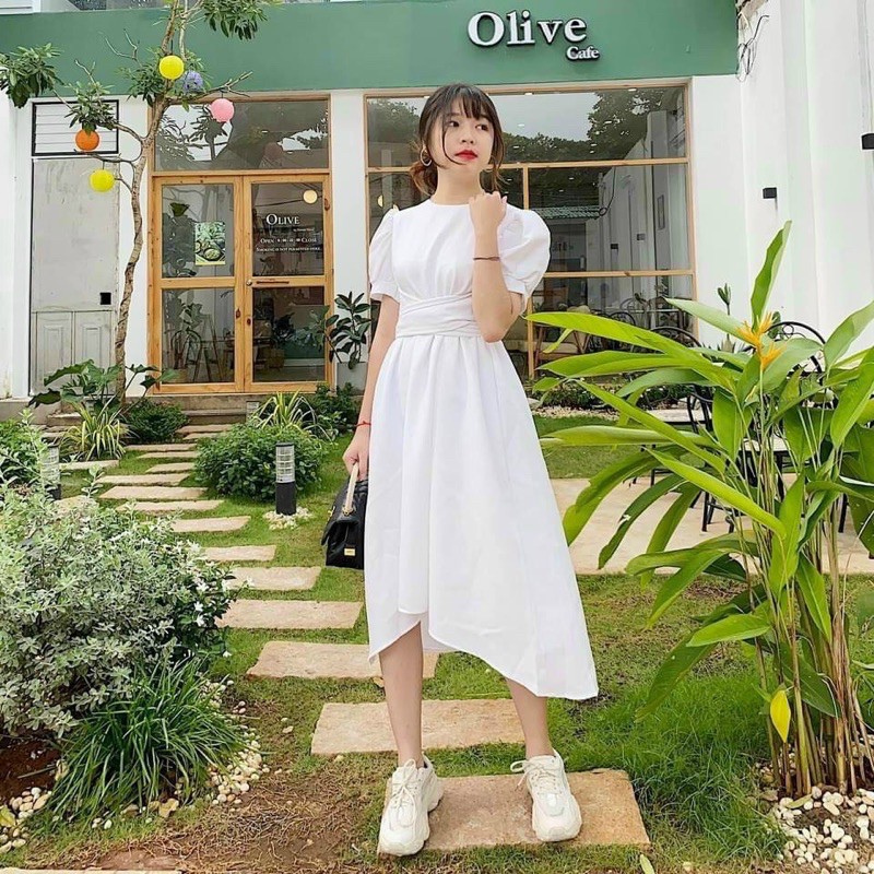 Đầm trắng form dài lệch tà