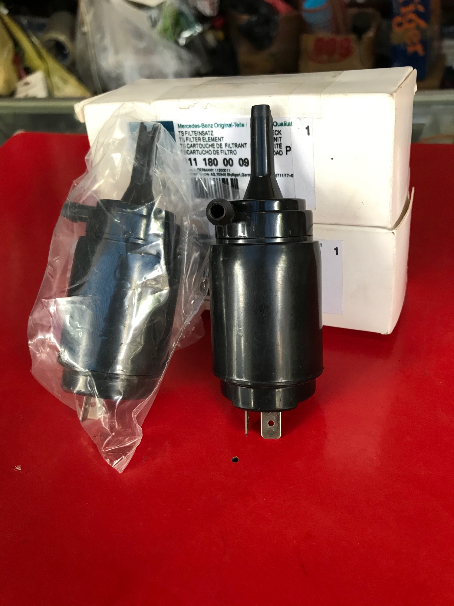 [HCM]Motor bơm xịt nước kính Mercedes Benz Sprinter
