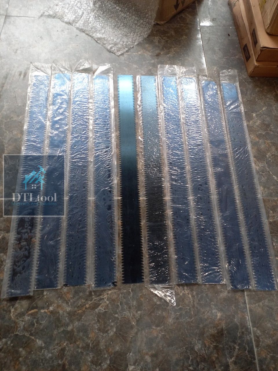 Bàn cào sơn Epoxy tự san phẳng bằng thép dài 56cm lược thay thế . Chiều cao răng lược 0, 1, 2, 3, 5mm