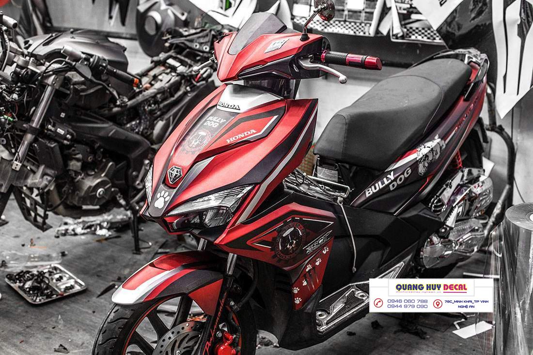 Tem trùm xe máy AIR BLADE độ thiết kế Bulldog đỏ đen - chế tem xe máy AIR BLADE thiết kế theo yêu cầu - Tem xe máy AIR BLADE rẻ đẹp và chất