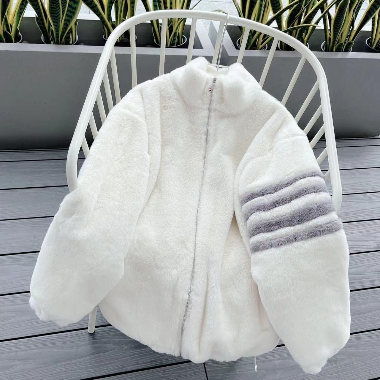Áo khoác lông thome bốn vạch ống tay