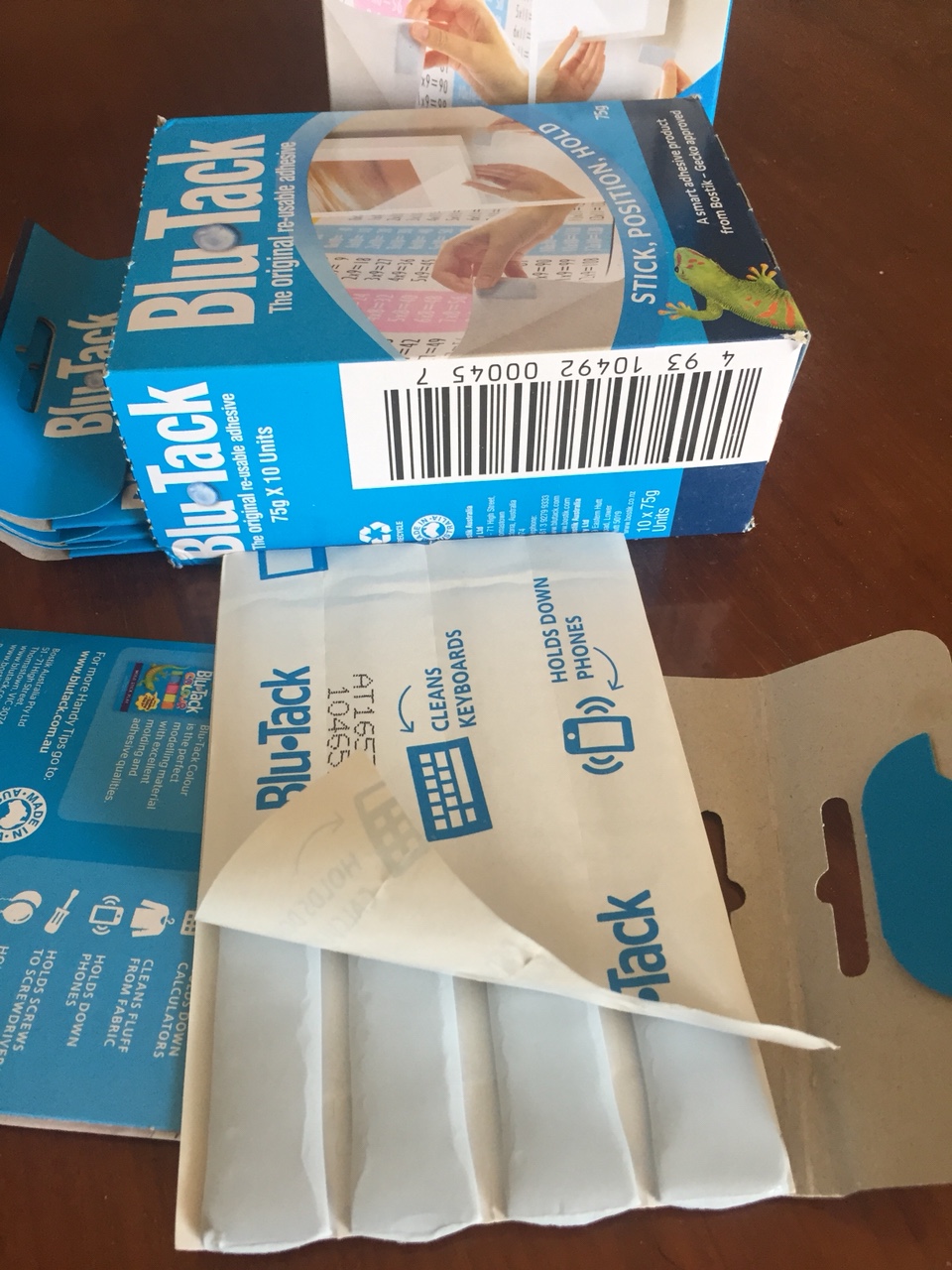 Đất sét dính blutack, Blu tack của Bostik 45 gr