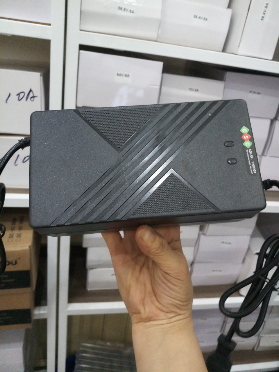 Bộ sạc pin Lithium 73V5A/8A (cho hệ 60V-20 Cell 3.2V pin sắt Lifepo4) Bộ sạc pin Lithium 73V5A/8A (cho hệ 60V-20 Cell 3.2V pin sắt Lifepo4)