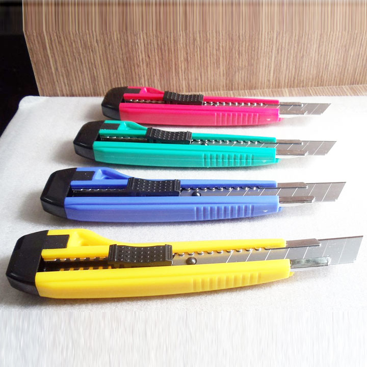 Combo 4 Cây Dao Rọc Giấy Gstar Loại Lớn Lưỡi 18mm GS-223