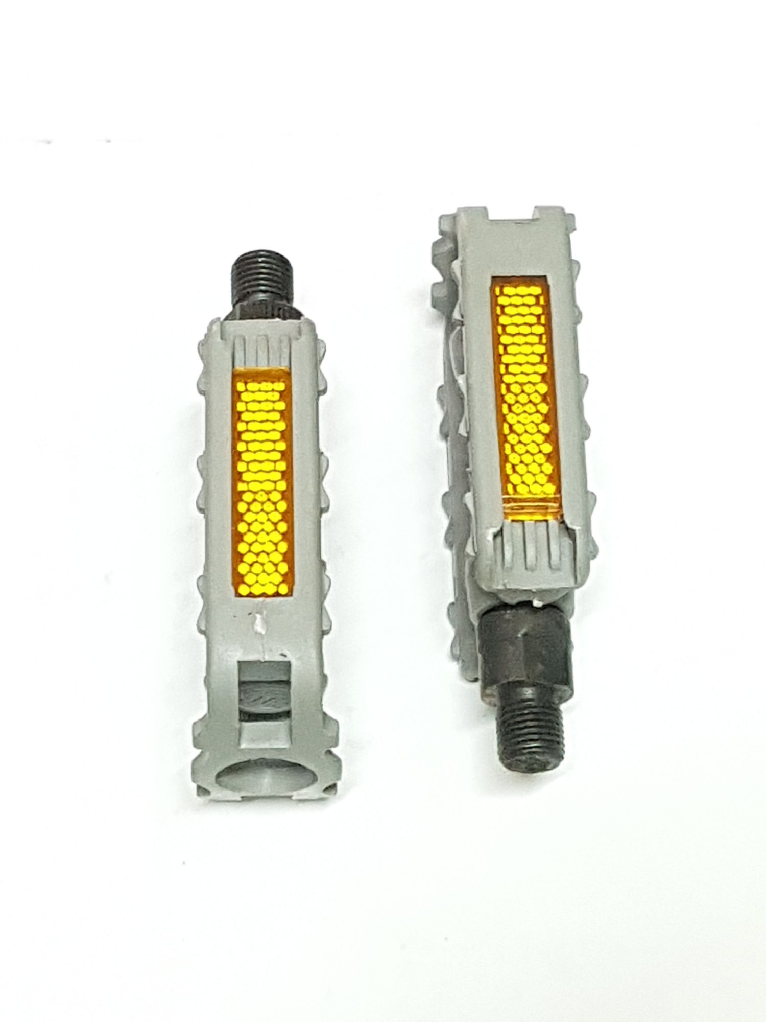 [HCM]BÀN ĐẠP XE ĐẠP XE EM BÉ - 2 CÁI