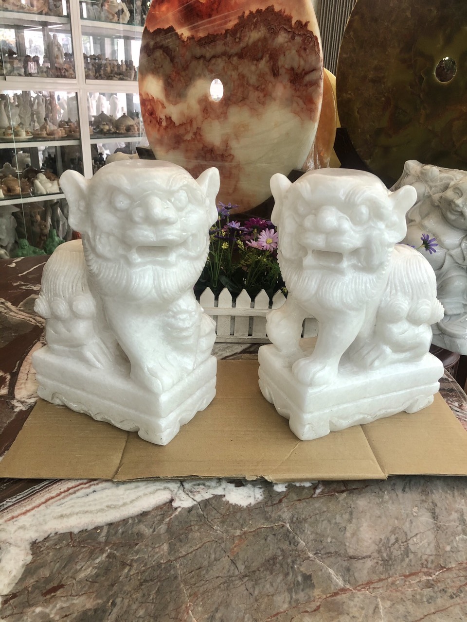 Cặp tượng Kỳ Lân phong thủy đá cẩm thạch trắng - Cao 30 cm