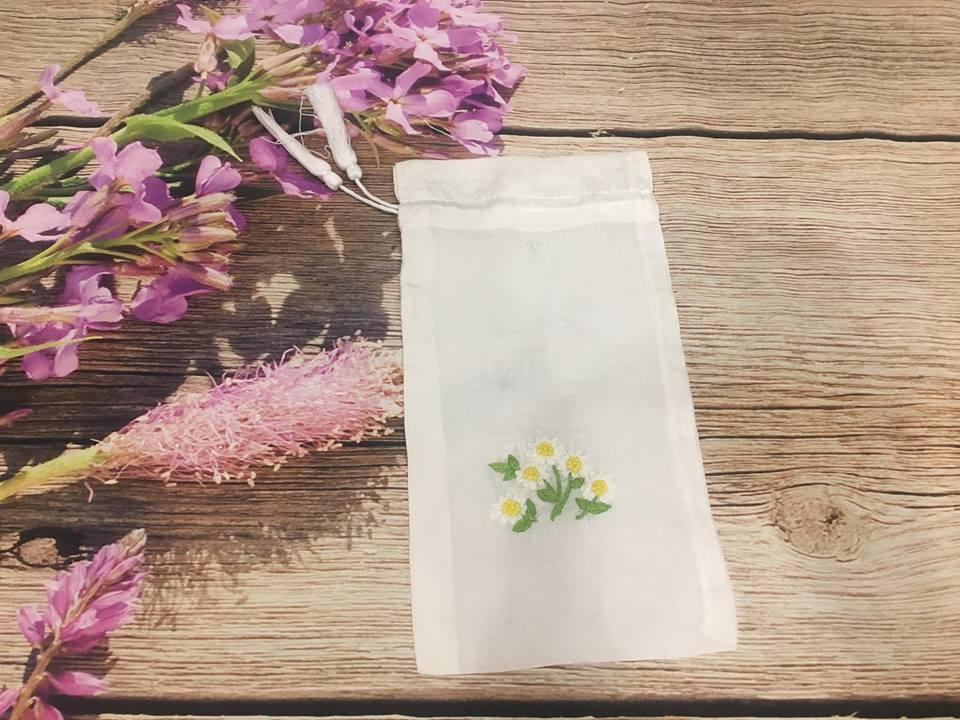 Túi Thơm Lụa Tơ Tằm Thêu Tay SenSilk