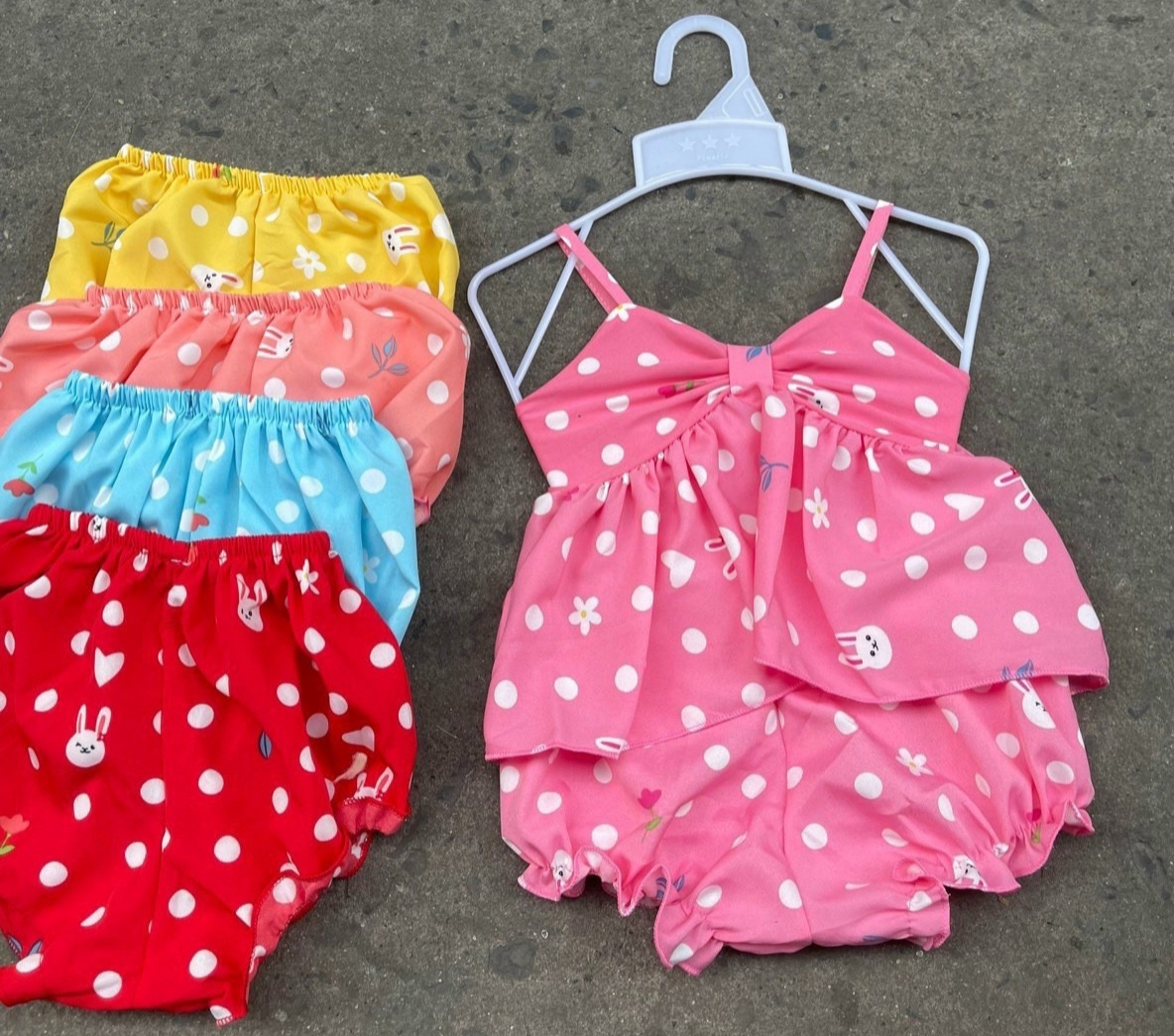 Bộ Lụa Dây Nhún Ngực Phối Nơ Bé (6-14kg) (giao màu ngẫu nhiên)