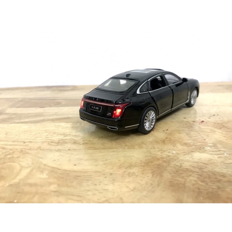Mô hình xe Hongqi H9 tỷ lệ 1:32