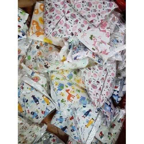 Set 2 Khăn Yếm Tam Giác Cho Bé