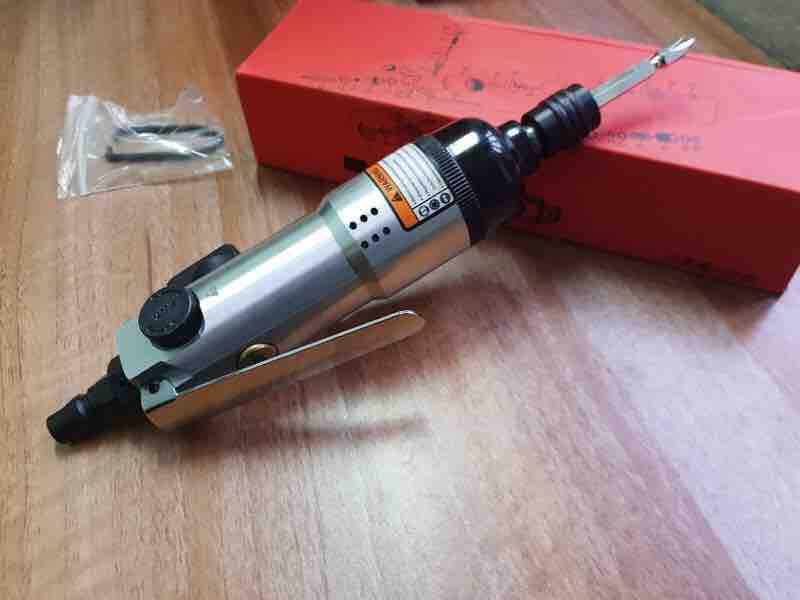 Máy bắn vít bằng hơi