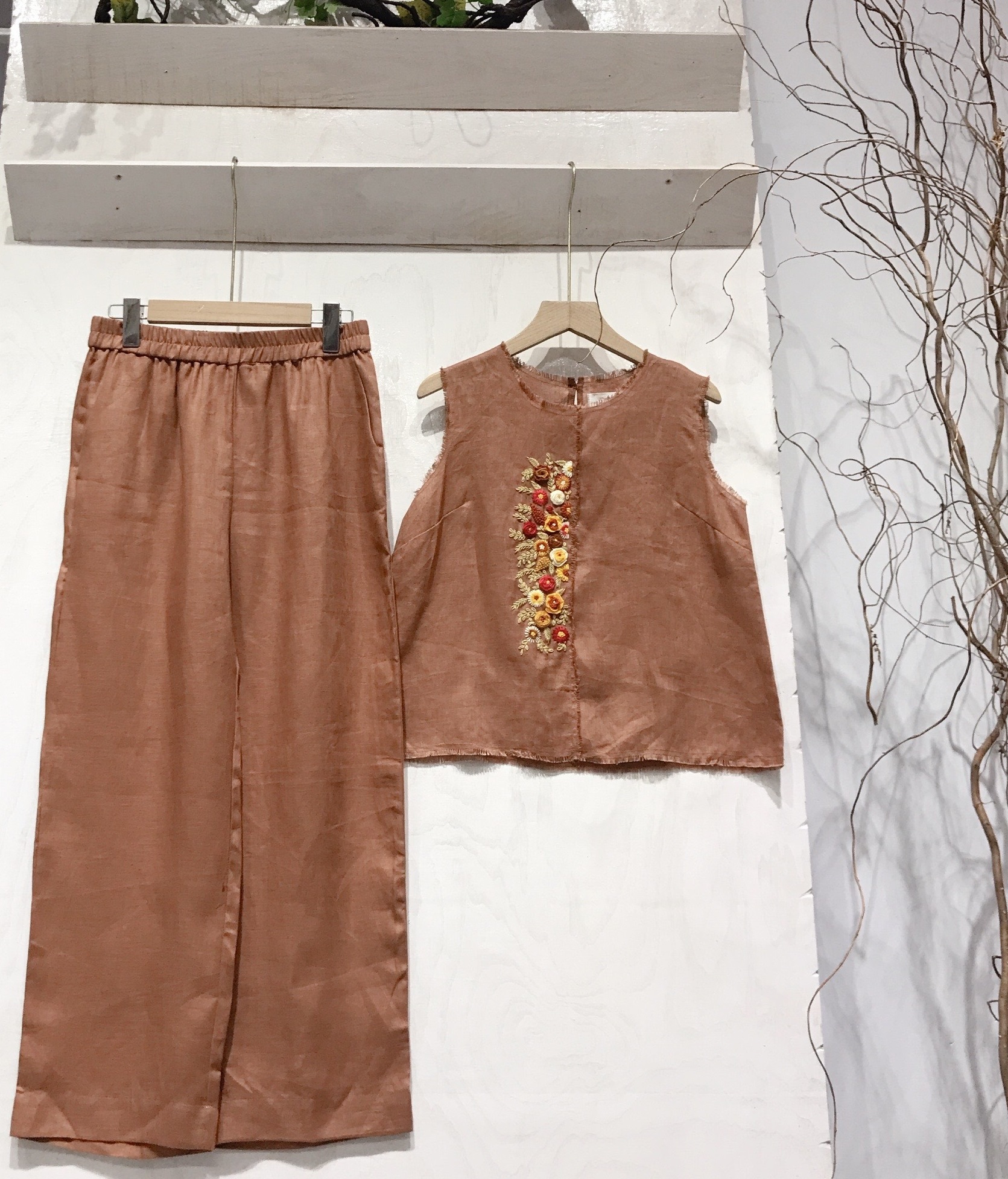 Quần linen lưng thun BROWNIE - MaxMessi