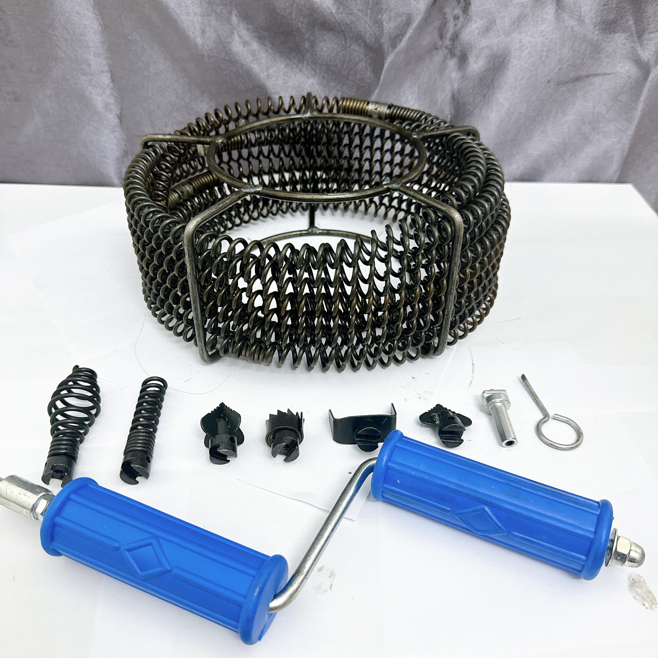 Bộ sản phẩm dây thông cống phi 16 ( bao gồm dây lò xo phi 16 + 6 đầu thông + 1 đầu kết nối + 1 tay quay )