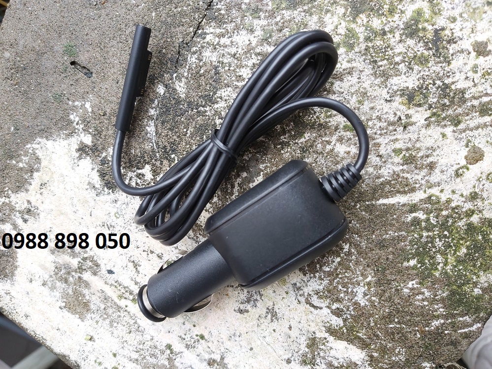 Tẩu sạc Surface Pro 3 trên oto