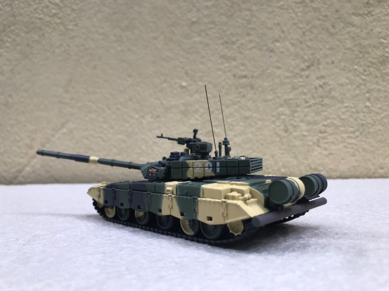 Mô hình Quân sự xe TANK T-99 1:72