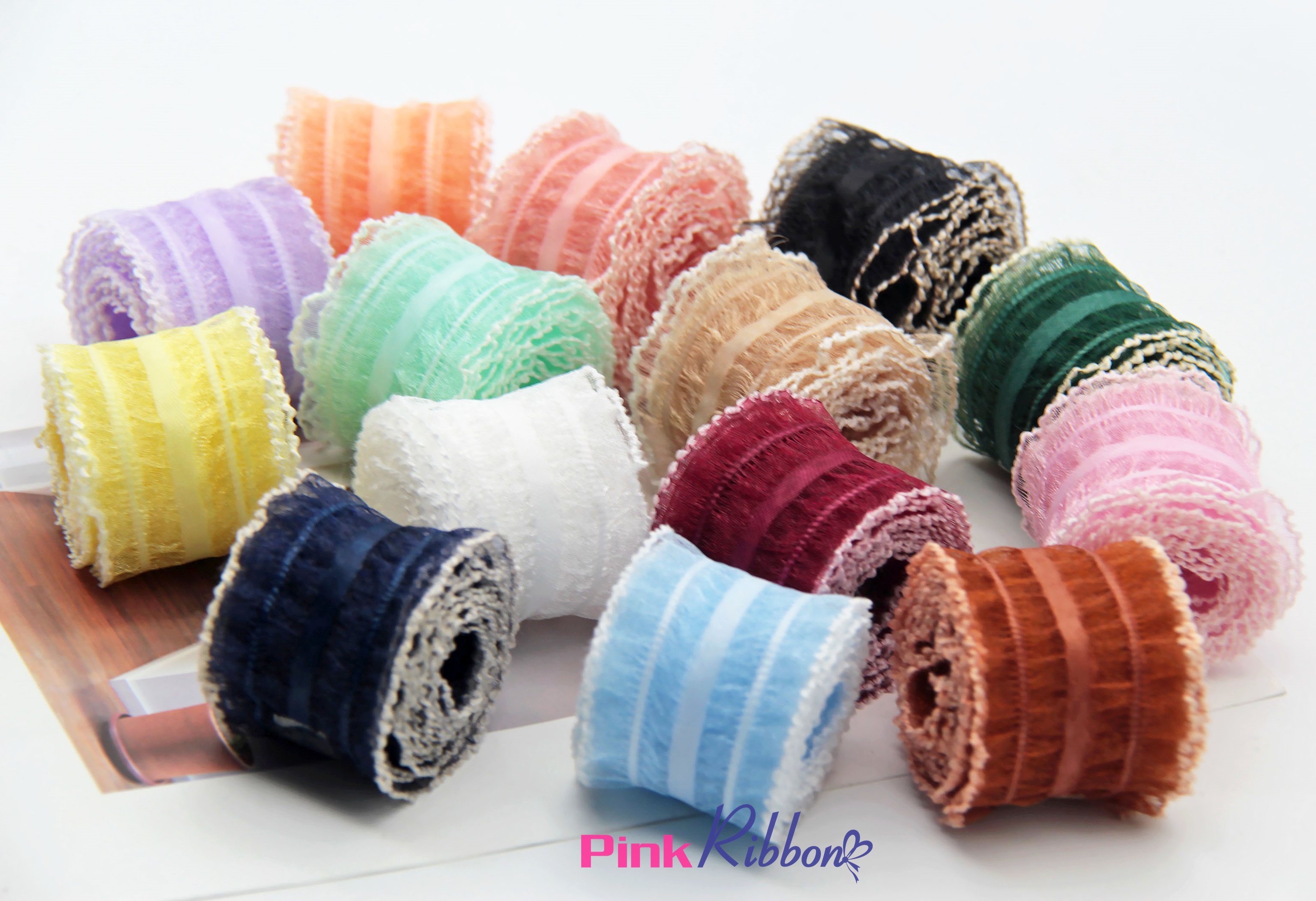 Voan dún viền chỉ trắng 4cm
