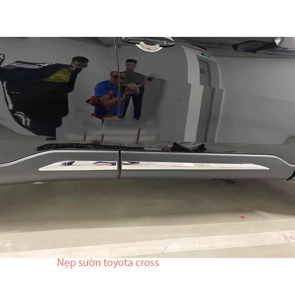Ốp Nẹp Sườn, Nẹp hông Xe Toyota Cross 2020 2021 2022 Hàng đẹp