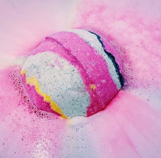 [HCM]Bom sủi bồn tắm Lush - MARSHMALLOW WORLD Bath Bomb