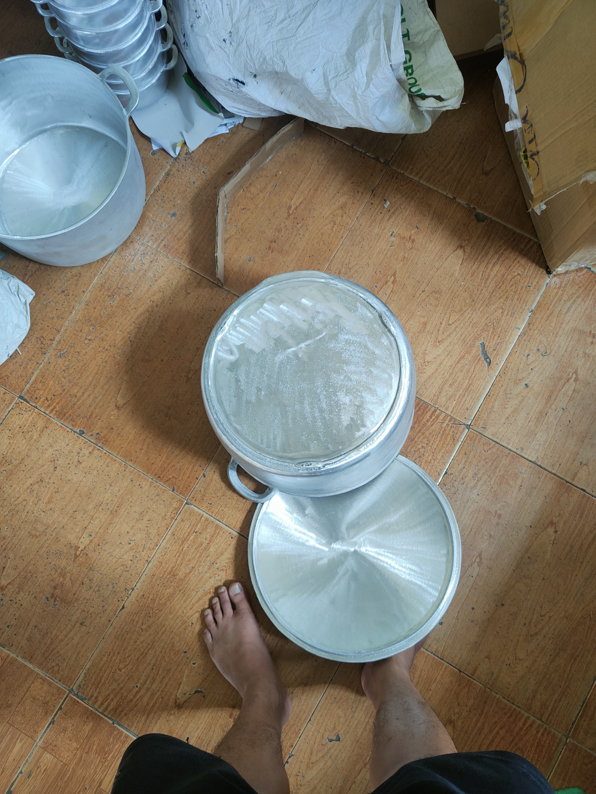 Nồi Gang Đúc đúc bằng thủ công được mài trà kỹ đường kính 38.5cm hoặc 40cm