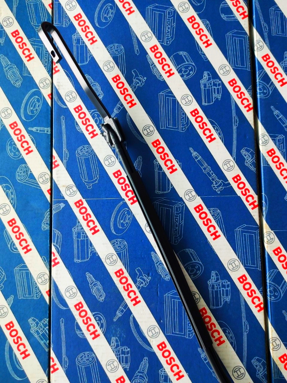 Tay Gạt Mưa (Cần Gạt) Bosch Cho Mercedes Sprinter