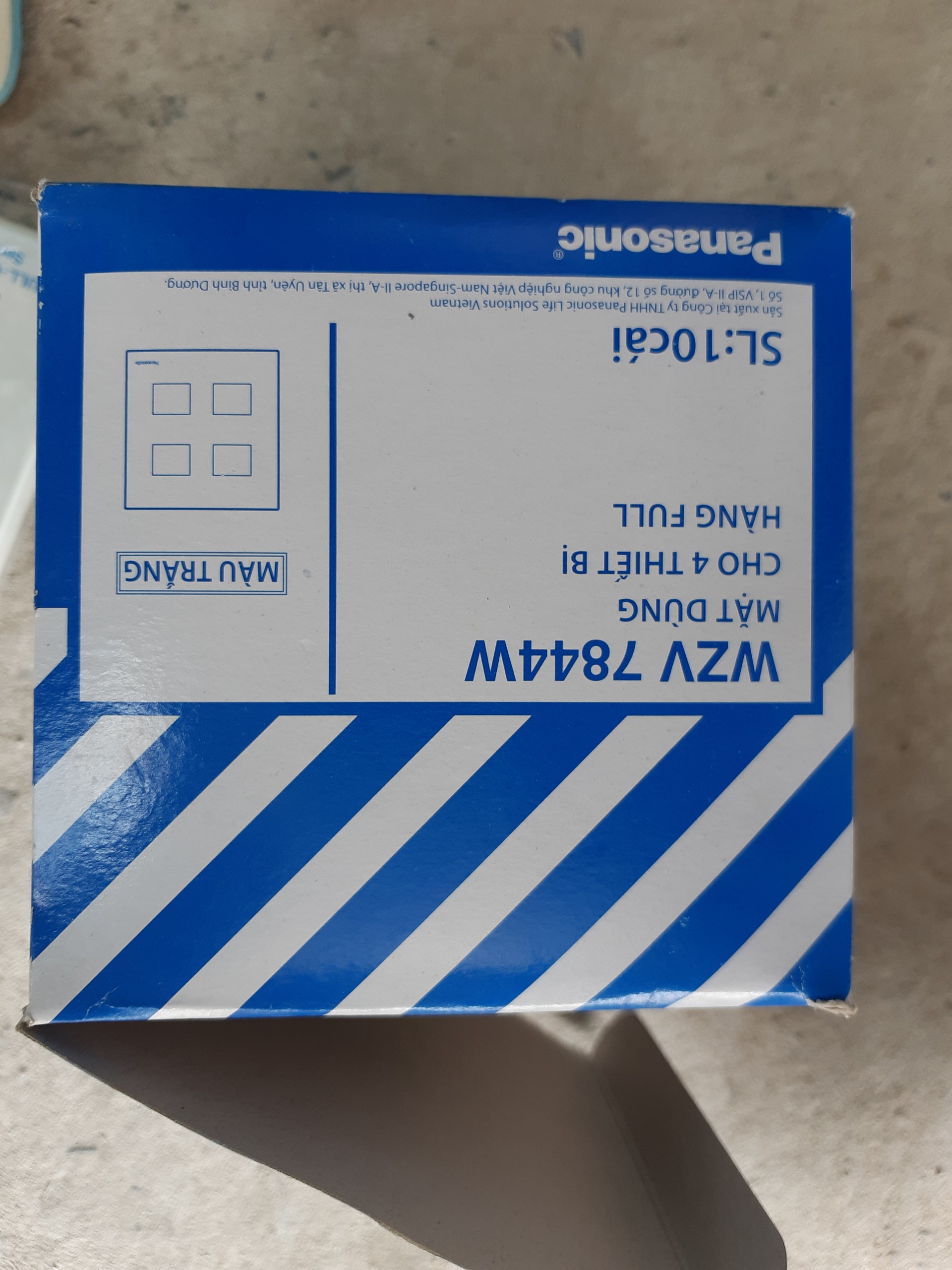 Mặt 4 thiết bị PANASONIC WZV 7844W