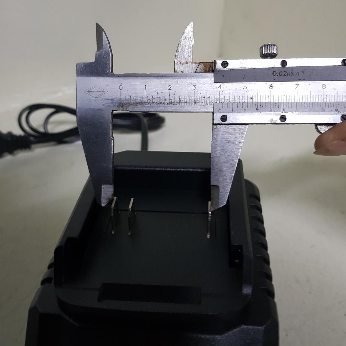 Sạc+pin máy siết bulong hitachi