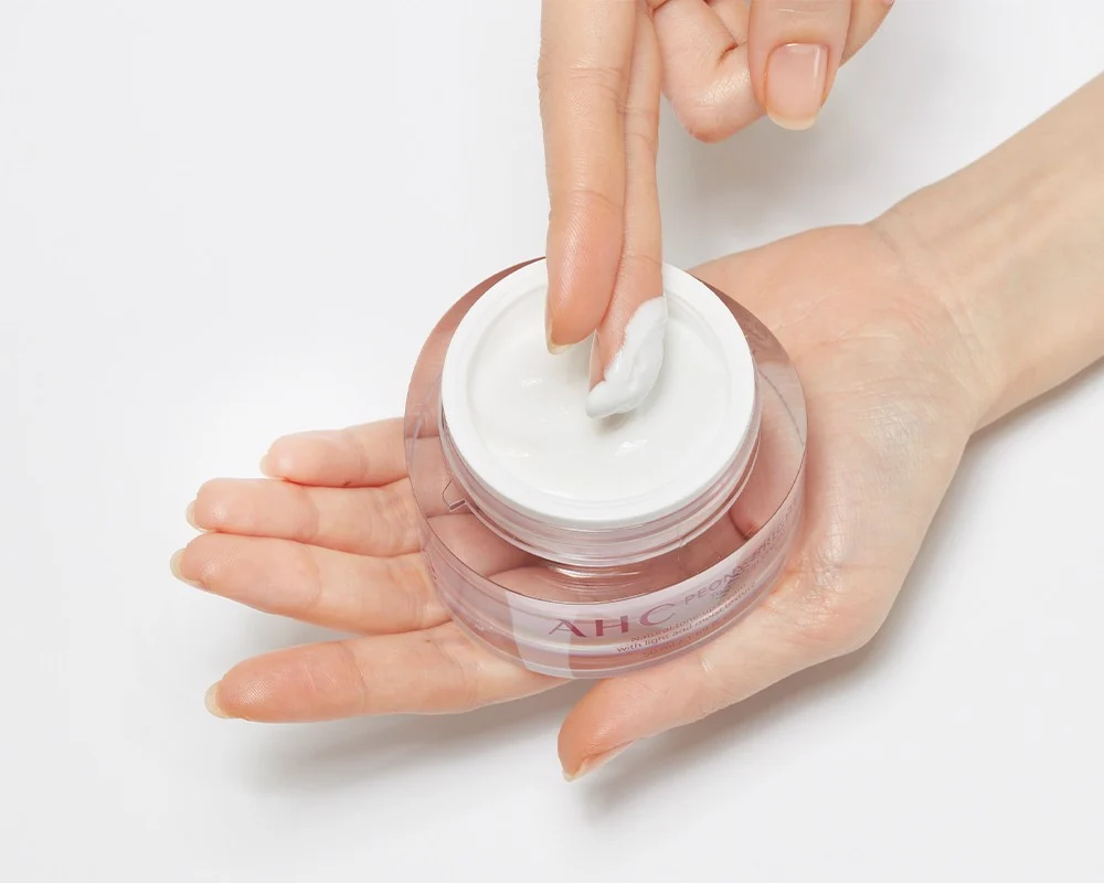KEM DƯỠNG SÁNG DA - AHC PEONY BRIGHT TONING UP CREAM (50ml/ hộp)