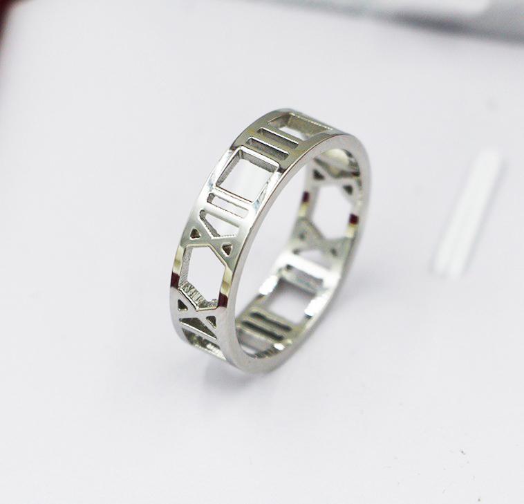Nhẫn Số La Mã Titan Không Đen TT 0207