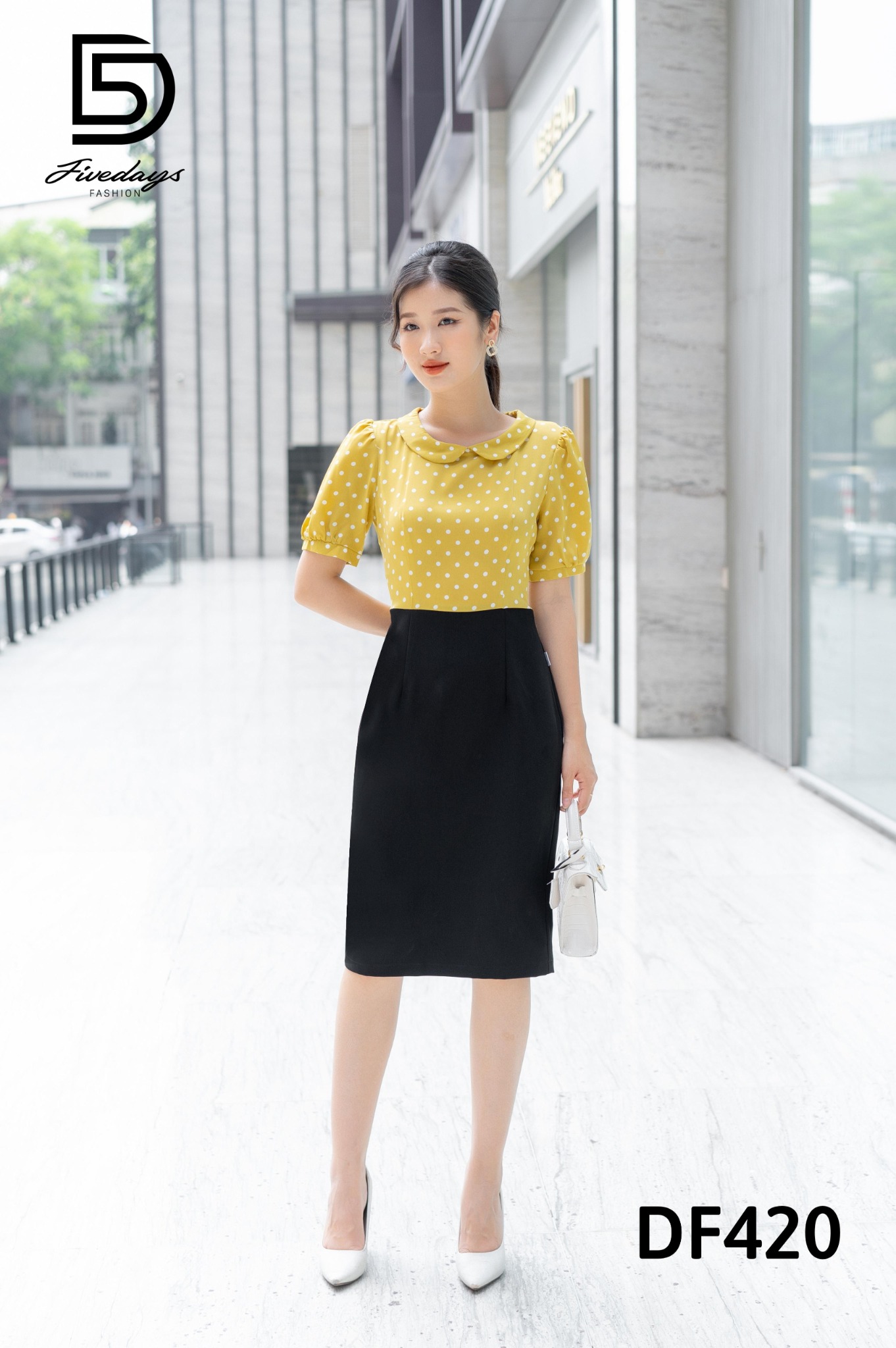 Fivedays - Đầm ôm phối bi cổ sen