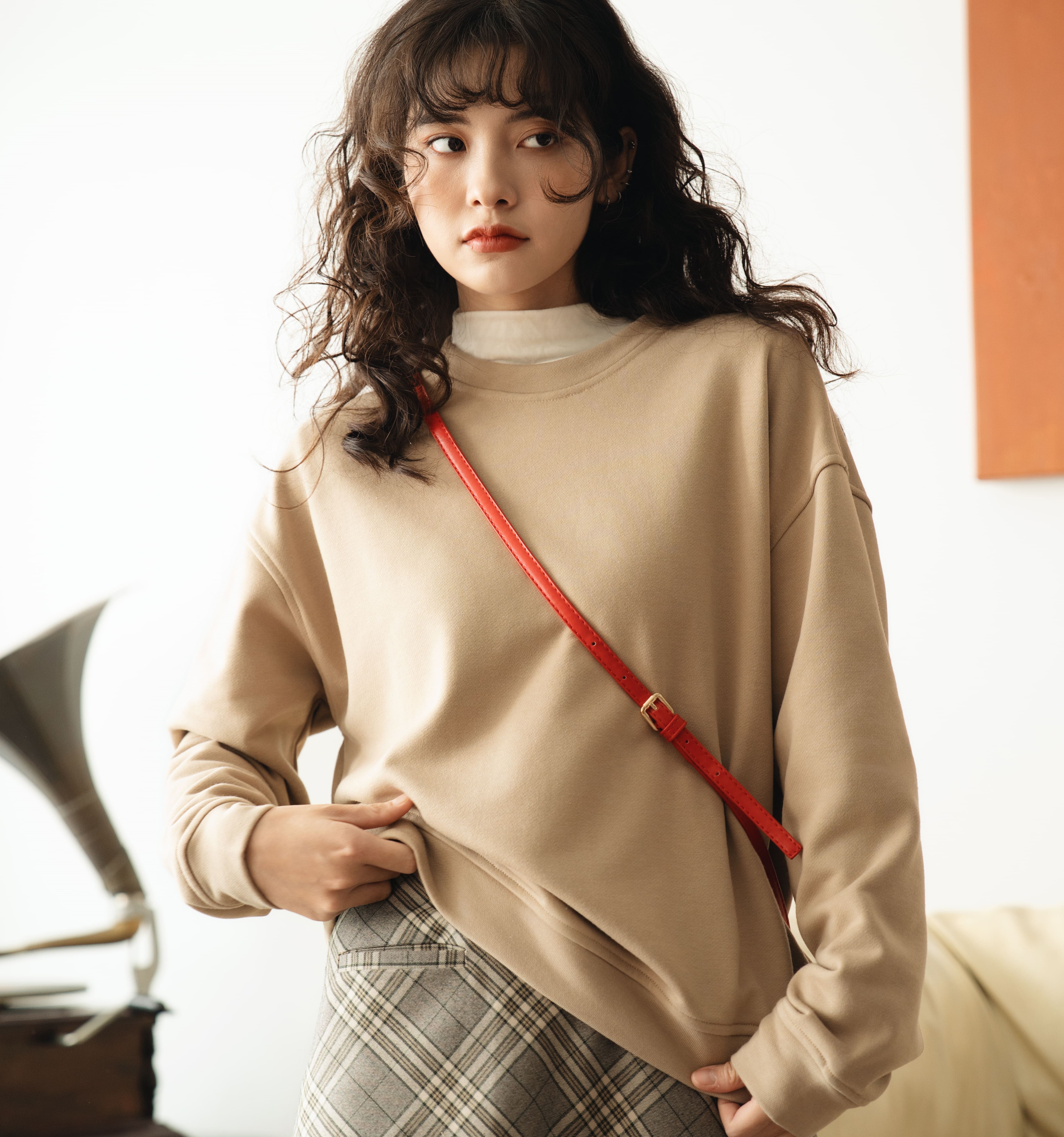 Áo nỉ chân cua basic thêu tim Kobe Sweatshirt - by ufo.thebasic