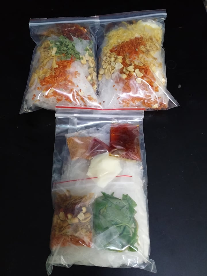 1 bịch bánh tráng trộn chà bông