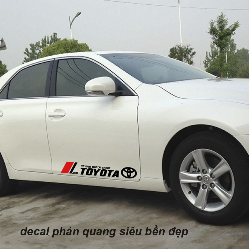 Tem TOYOTA Phản Quang Dán Thân xe ô tô ( giá bán 2 tem )