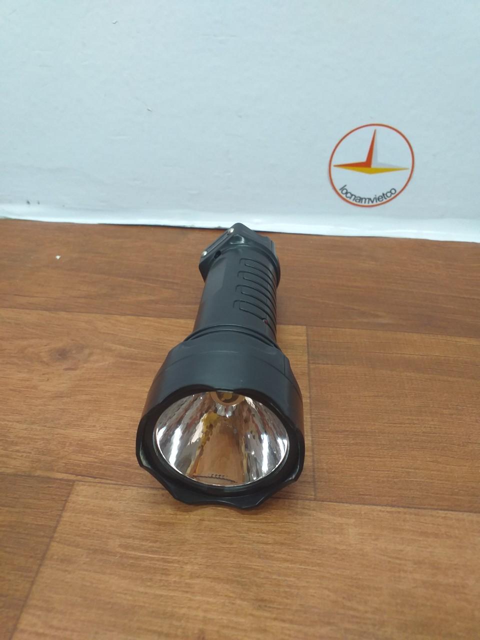 Đèn pin Led Comet CRT344