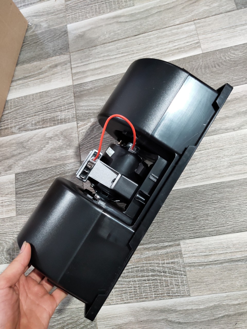 Phụ kiện ô tô: Quạt dàn lạnh săm-cô 24v