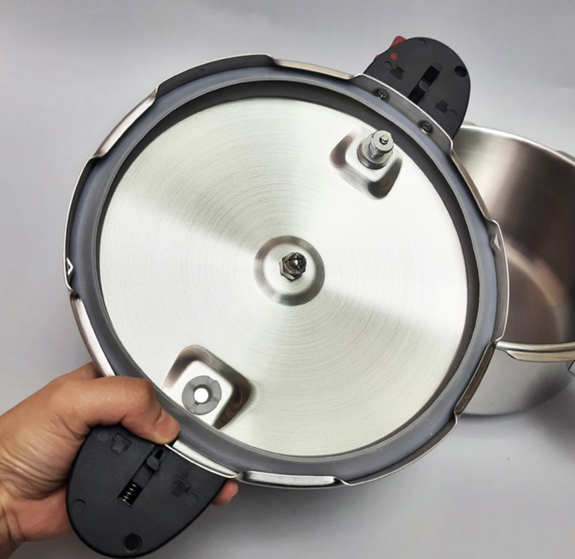 NỒI ÁP SUẤT INOX LOCKNLOCK LYD2182 Dung Tích 4L.
