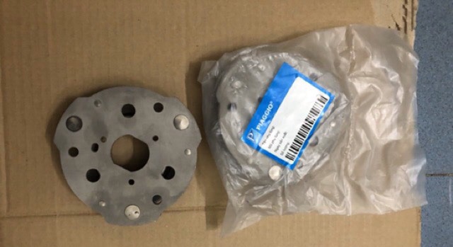 Bộ đế sắt và tấm ép ba càng xe Vespa Lv 3V