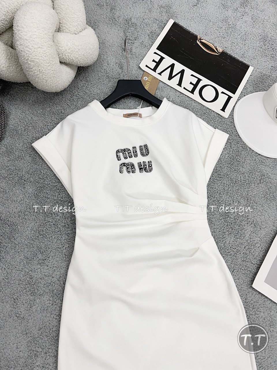 Váy dúm eo đính đá chữ miumiu
