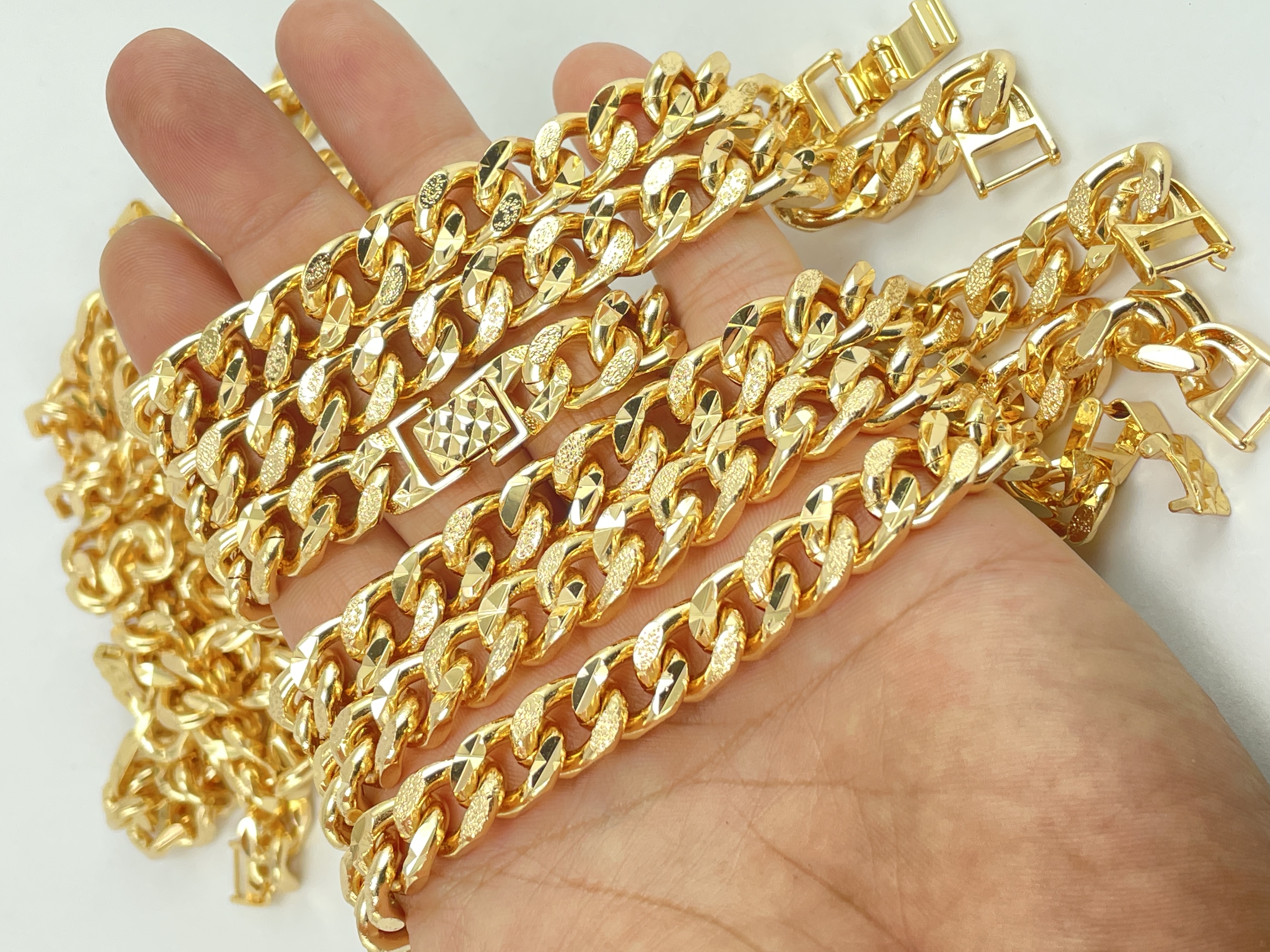 Lắc tay nam nữ mạ vàng 18k cao cấp - lt067l105