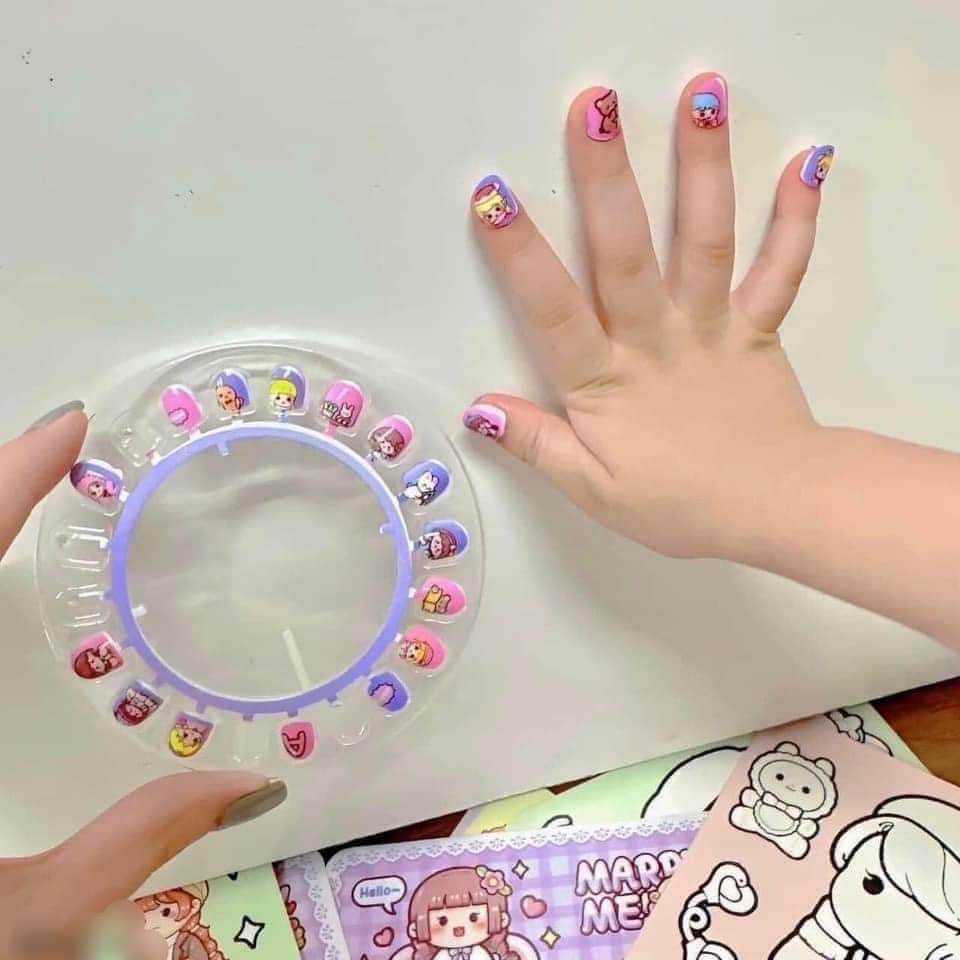 Vỉ Đồ Chơi Dán Móng Tay Làm Nail Cho Bé