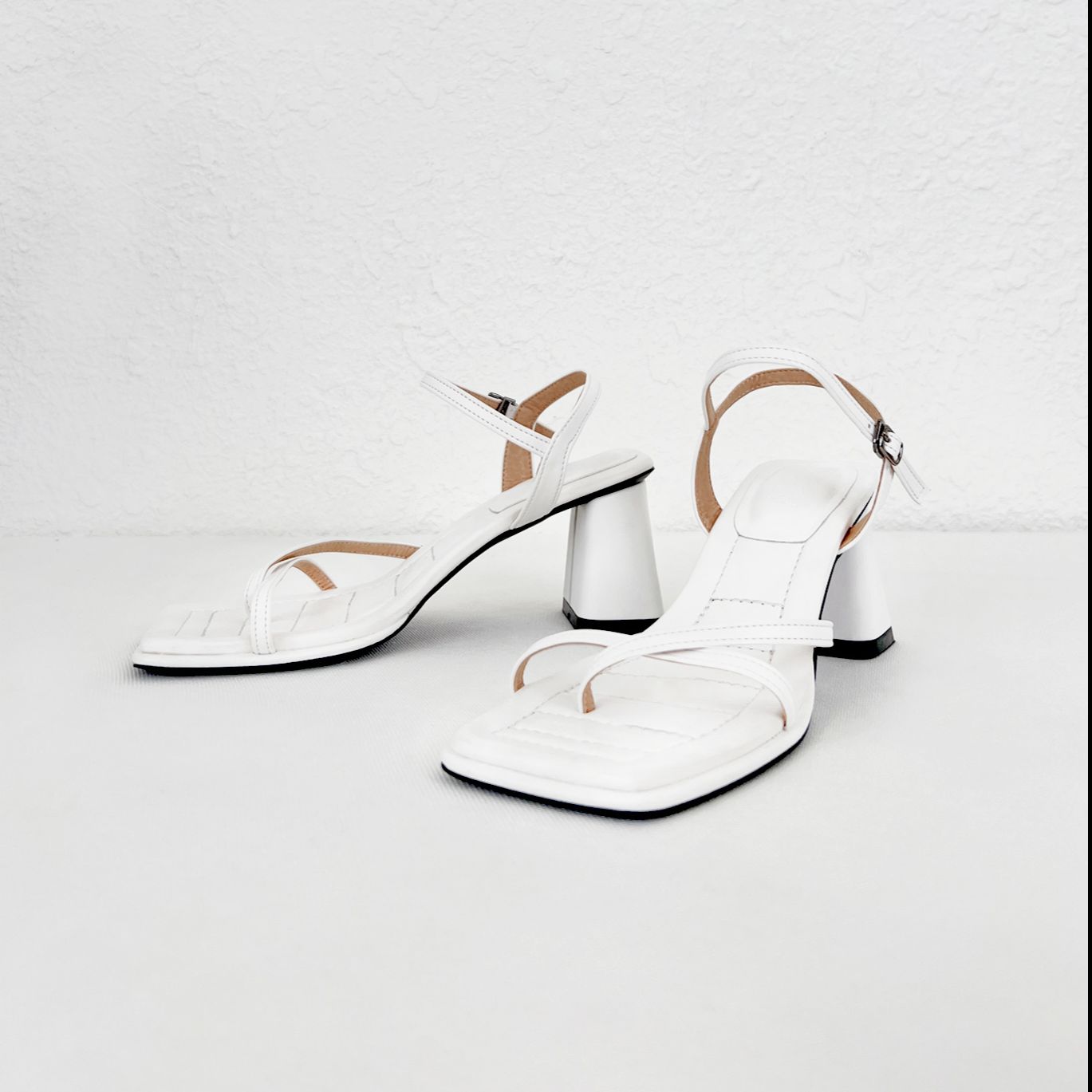 Voucher siêu sale 15% OLV - Giày Celi Trapeze Buckled Heels