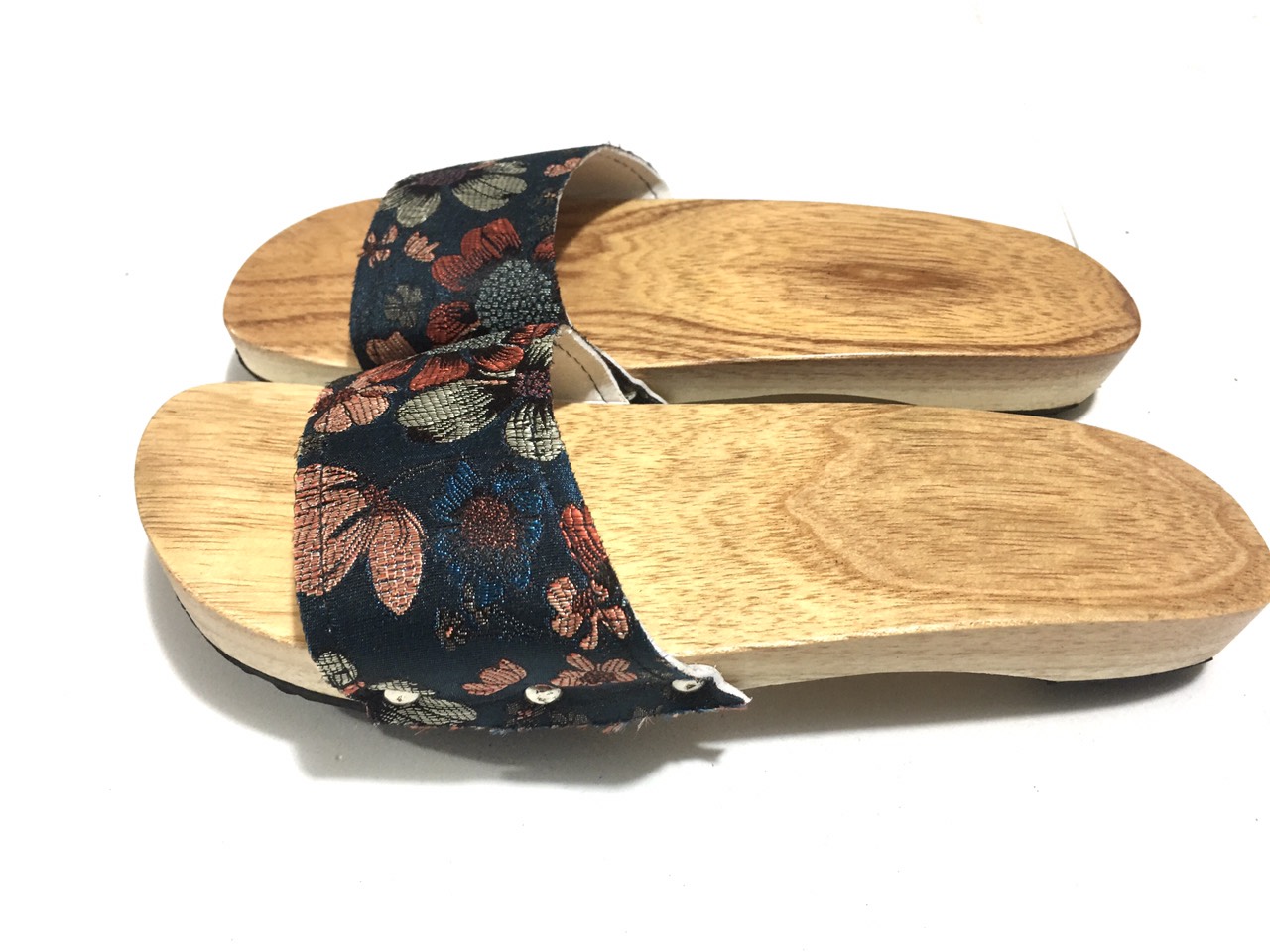 guốc gỗ , guốc nhật, (xưởng sản xuất)