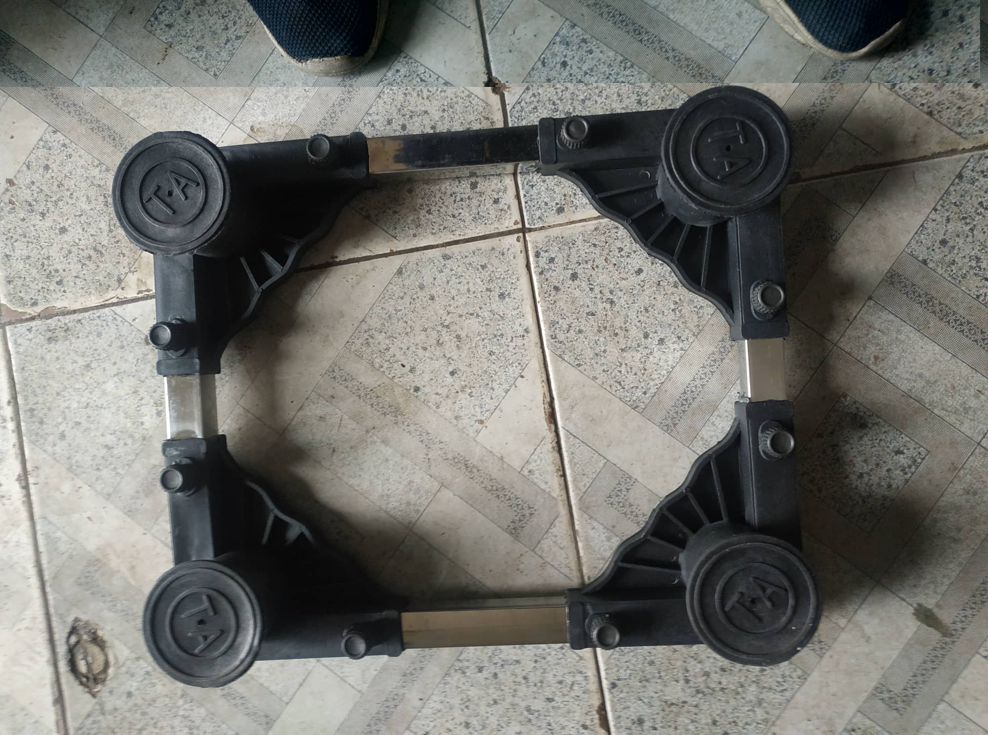 Chân kê máy lọc nước ro